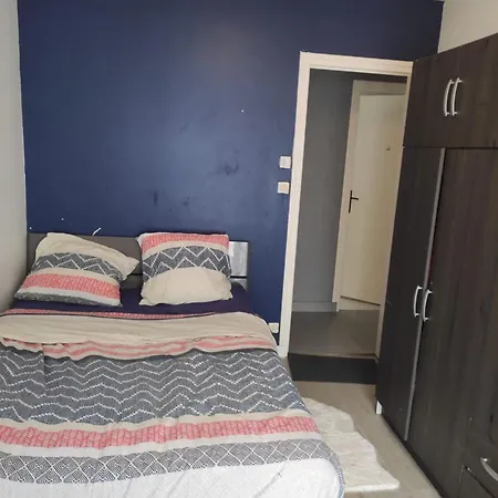 Rum i privatbostad Treornou